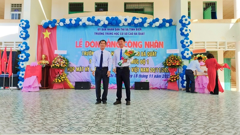 Hình 1